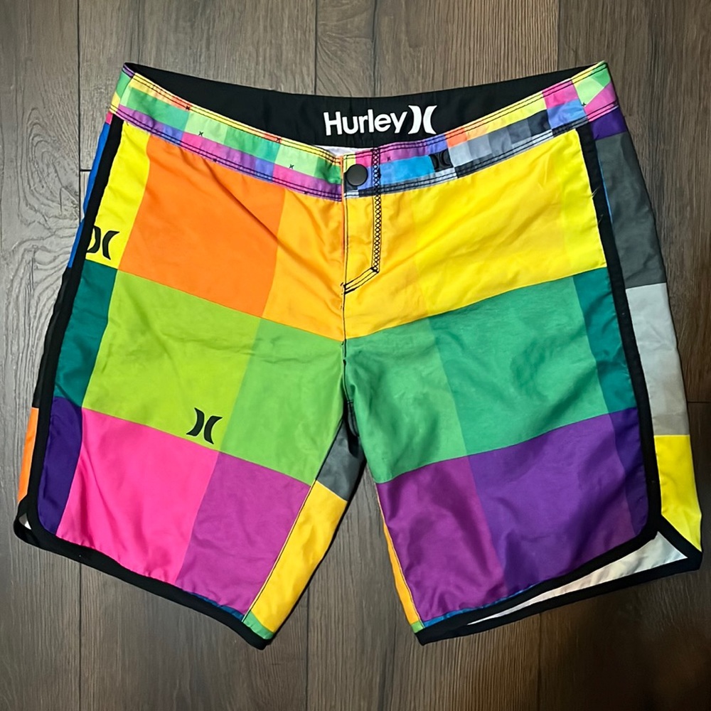 Hurley Women’s size 5 Boardshorts